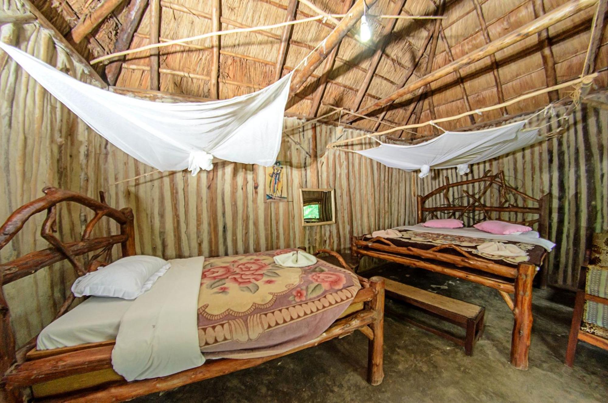 Dave The Cave Eco Lodge And Cultural Campsite Rubirizi Exterior photo